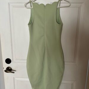 Elegant Green Sleeveless Dress